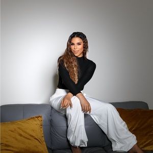 Meet your Posher, Loralei